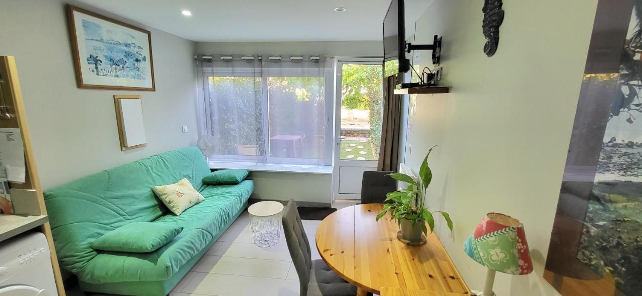 Residences Les Sansonnets "Appartements & Studios" Jonzac Extérieur photo