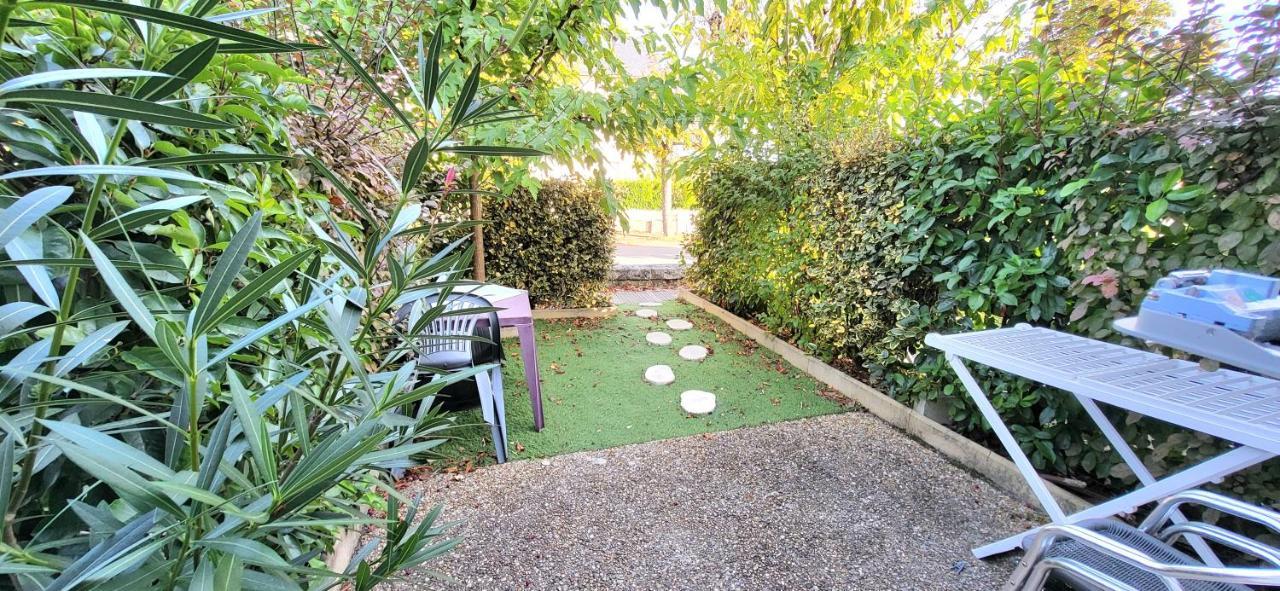 Residences Les Sansonnets "Appartements & Studios" Jonzac Extérieur photo