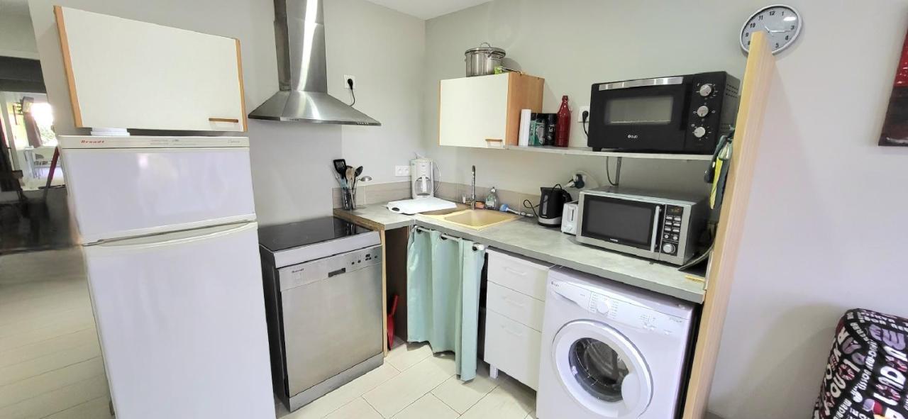 Residences Les Sansonnets "Appartements & Studios" Jonzac Extérieur photo