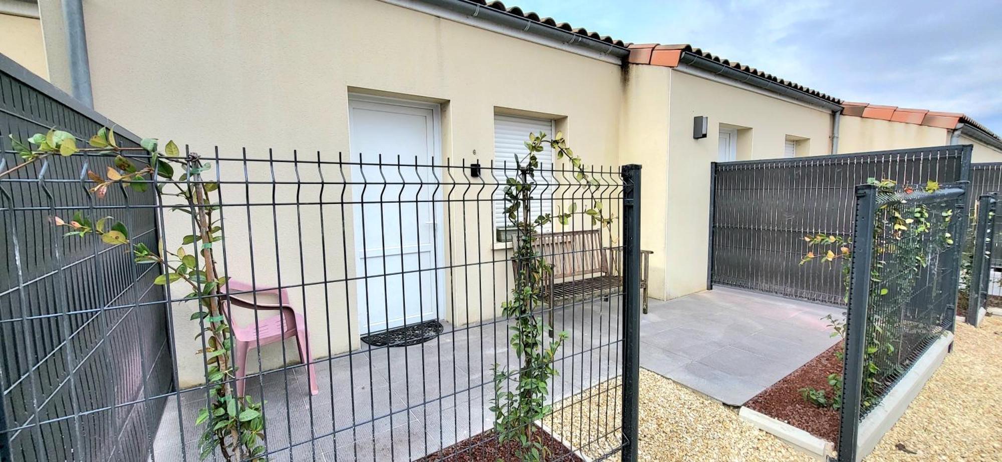 Residences Les Sansonnets "Appartements & Studios" Jonzac Extérieur photo
