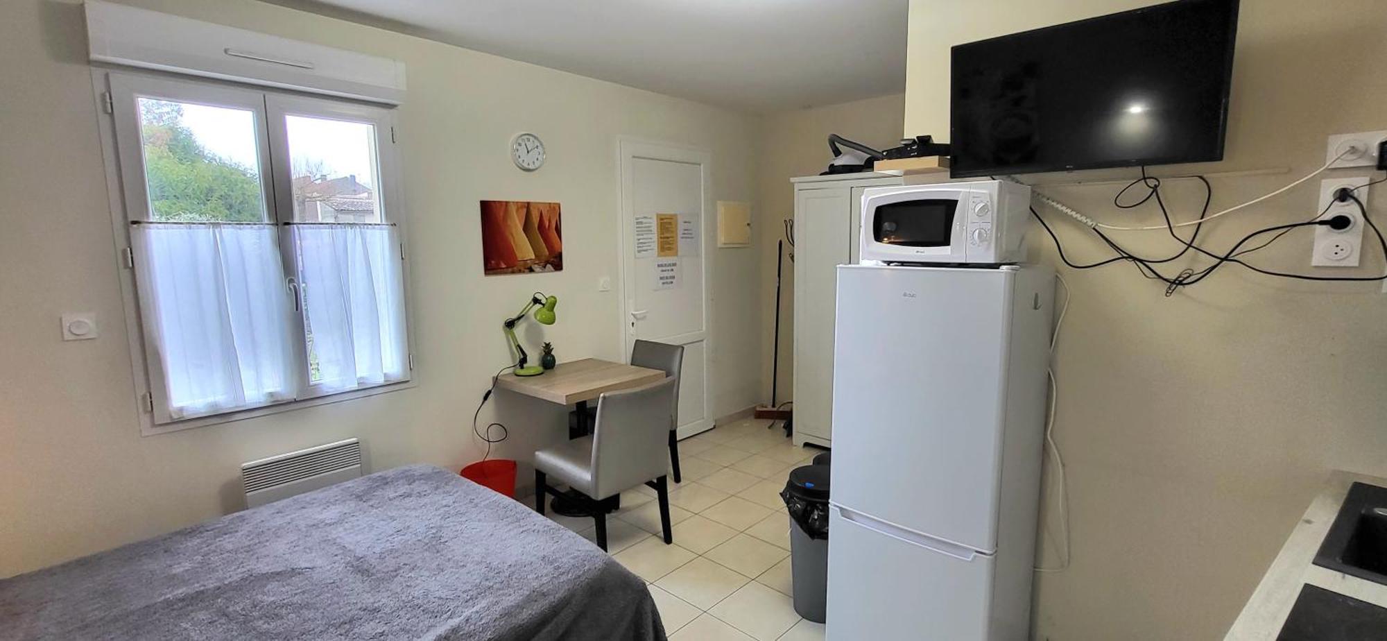 Residences Les Sansonnets "Appartements & Studios" Jonzac Extérieur photo