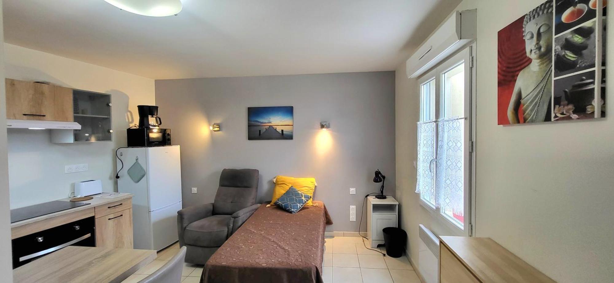 Residences Les Sansonnets "Appartements & Studios" Jonzac Extérieur photo