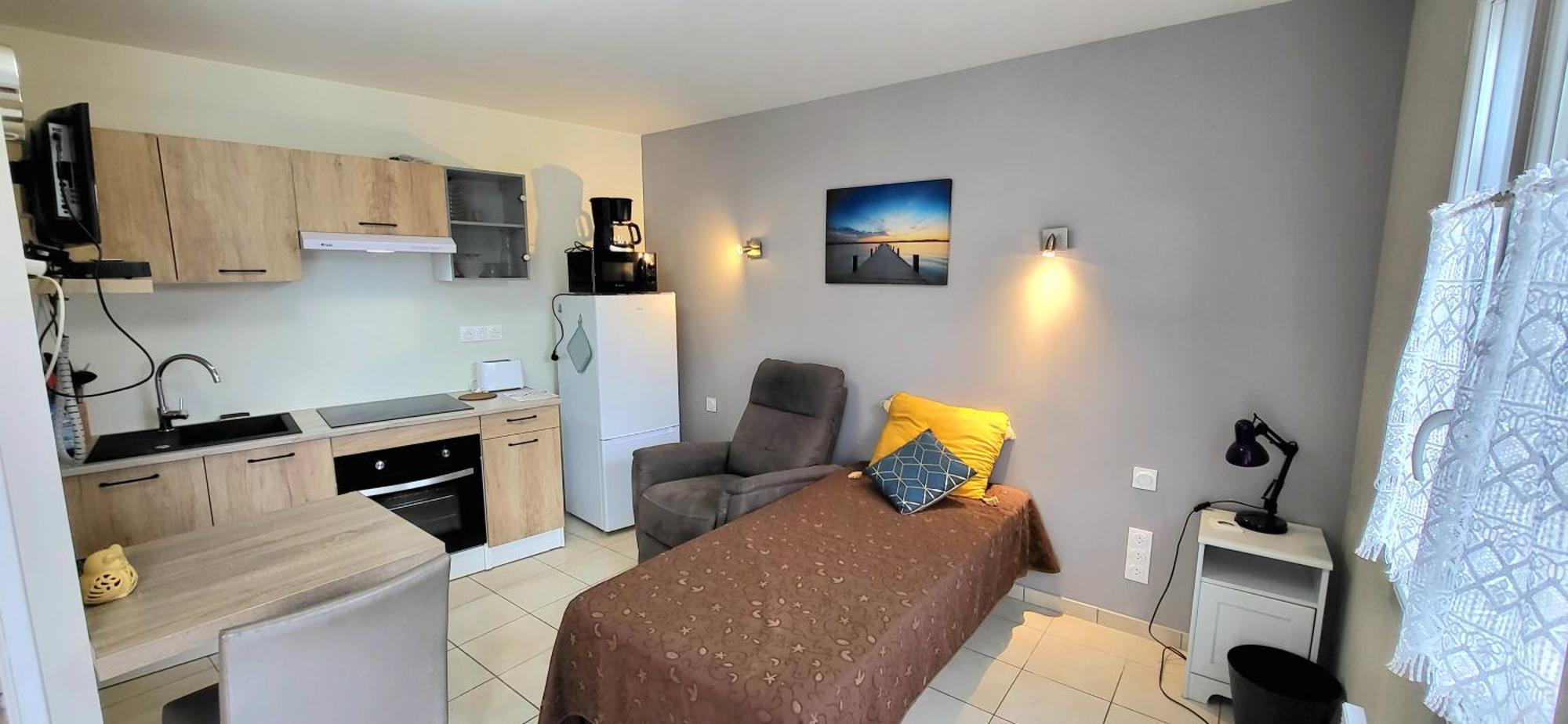 Residences Les Sansonnets "Appartements & Studios" Jonzac Extérieur photo