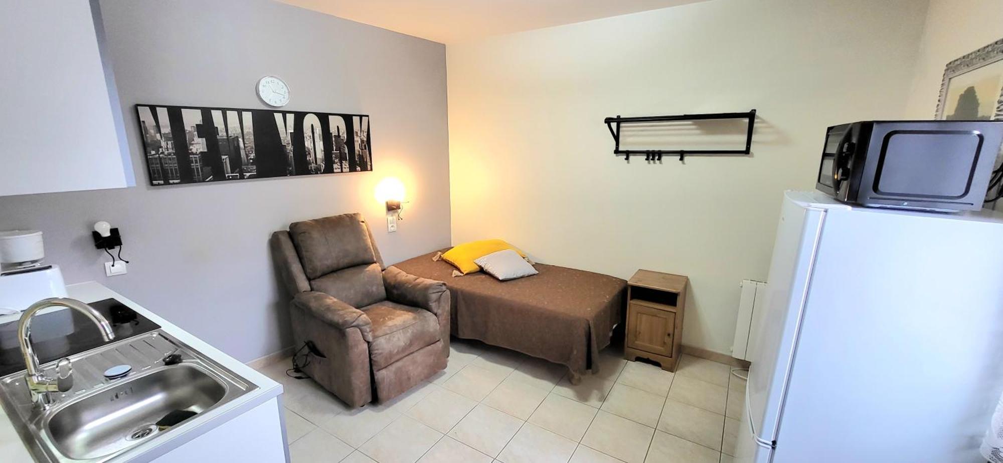 Residences Les Sansonnets "Appartements & Studios" Jonzac Extérieur photo