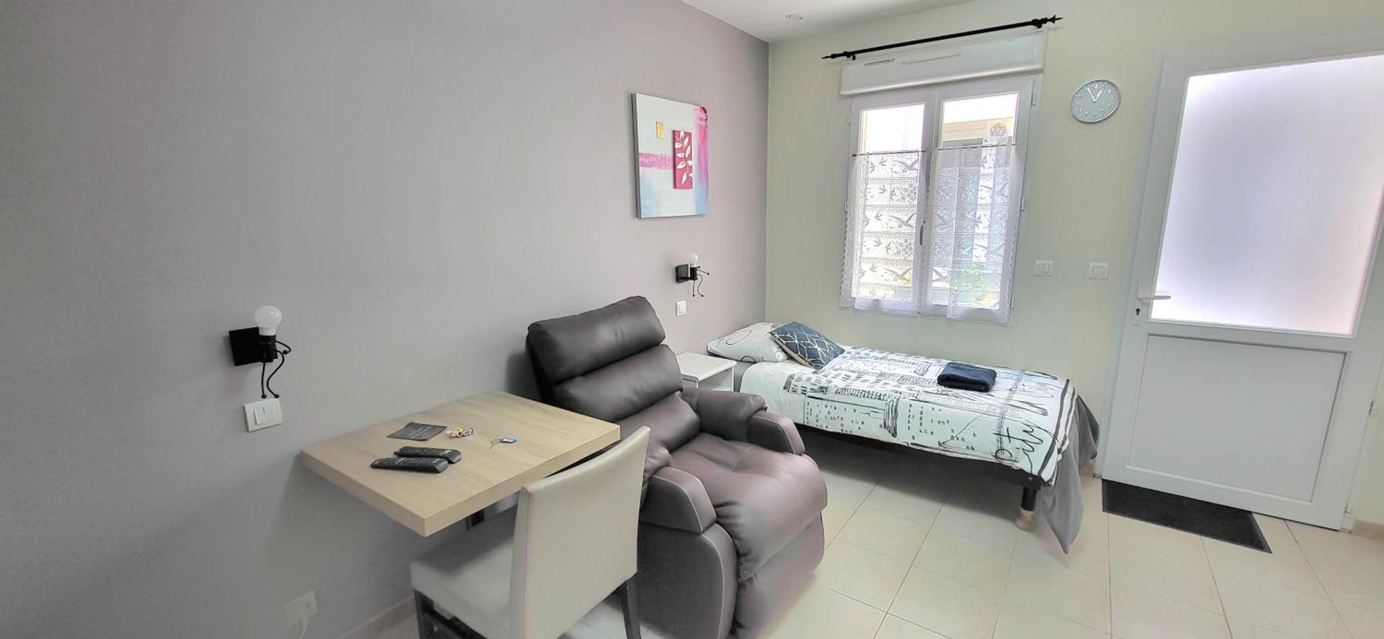 Residences Les Sansonnets "Appartements & Studios" Jonzac Extérieur photo