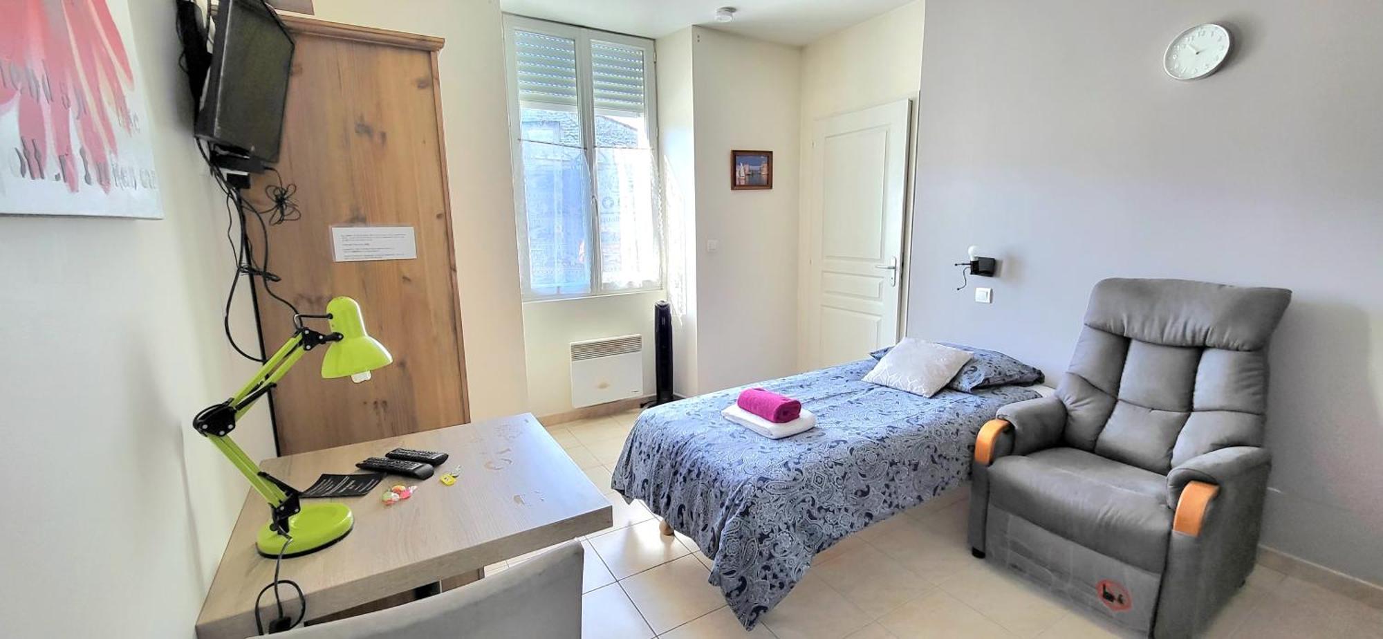 Residences Les Sansonnets "Appartements & Studios" Jonzac Extérieur photo