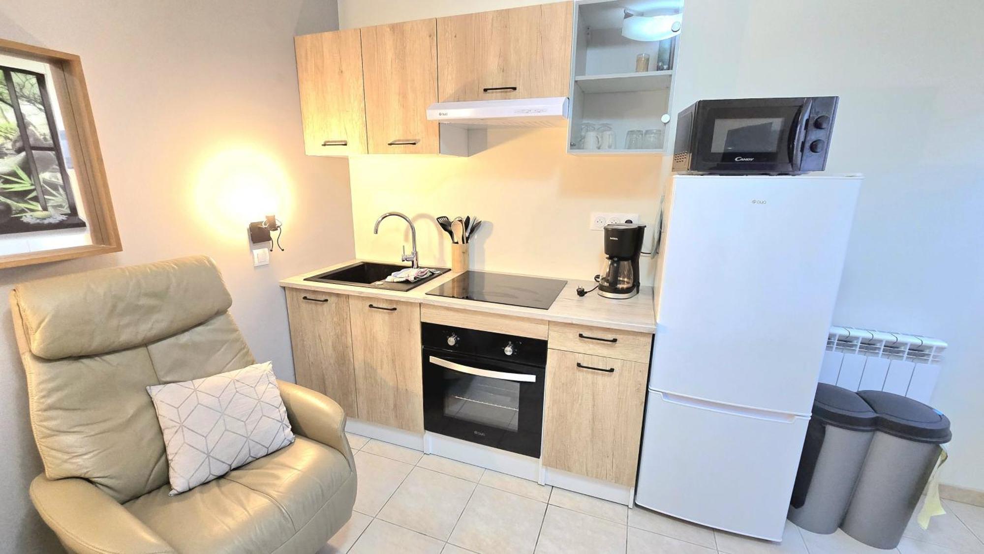 Residences Les Sansonnets "Appartements & Studios" Jonzac Extérieur photo